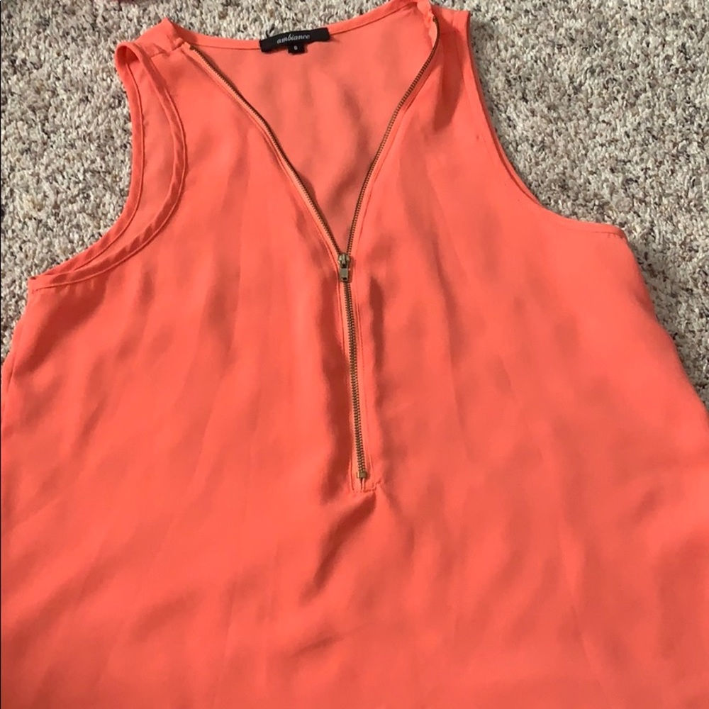 Light weight zip up tank top